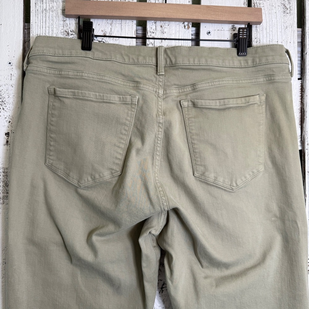 Banana Republic Girlfriend Jeans Women's 32 Green Khaki Premium Denim Relax fit - Picture 8 of 10